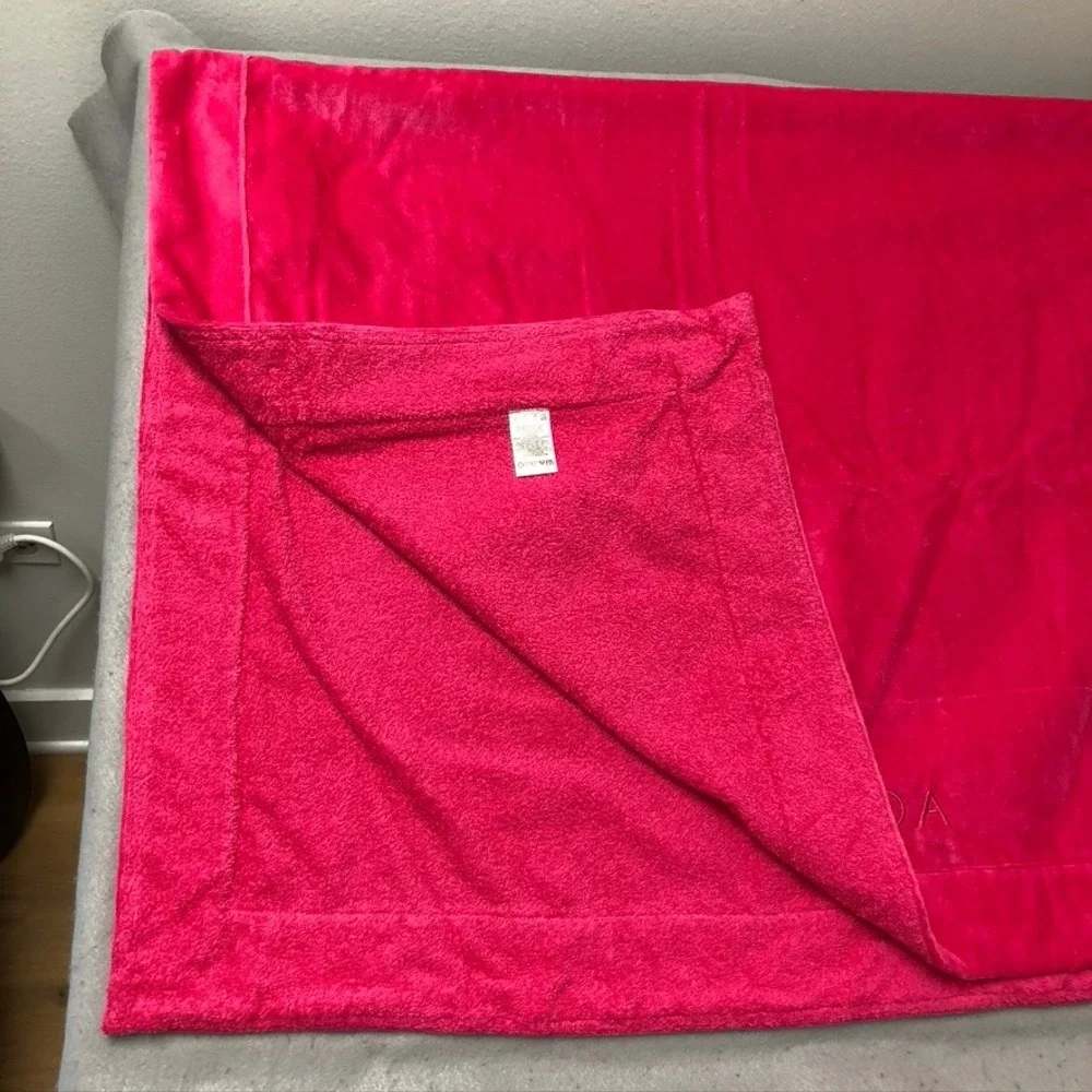 Escada Beach Bath Towel Unisex Fuchsia Pink Velour Cotton Embroidered Logo